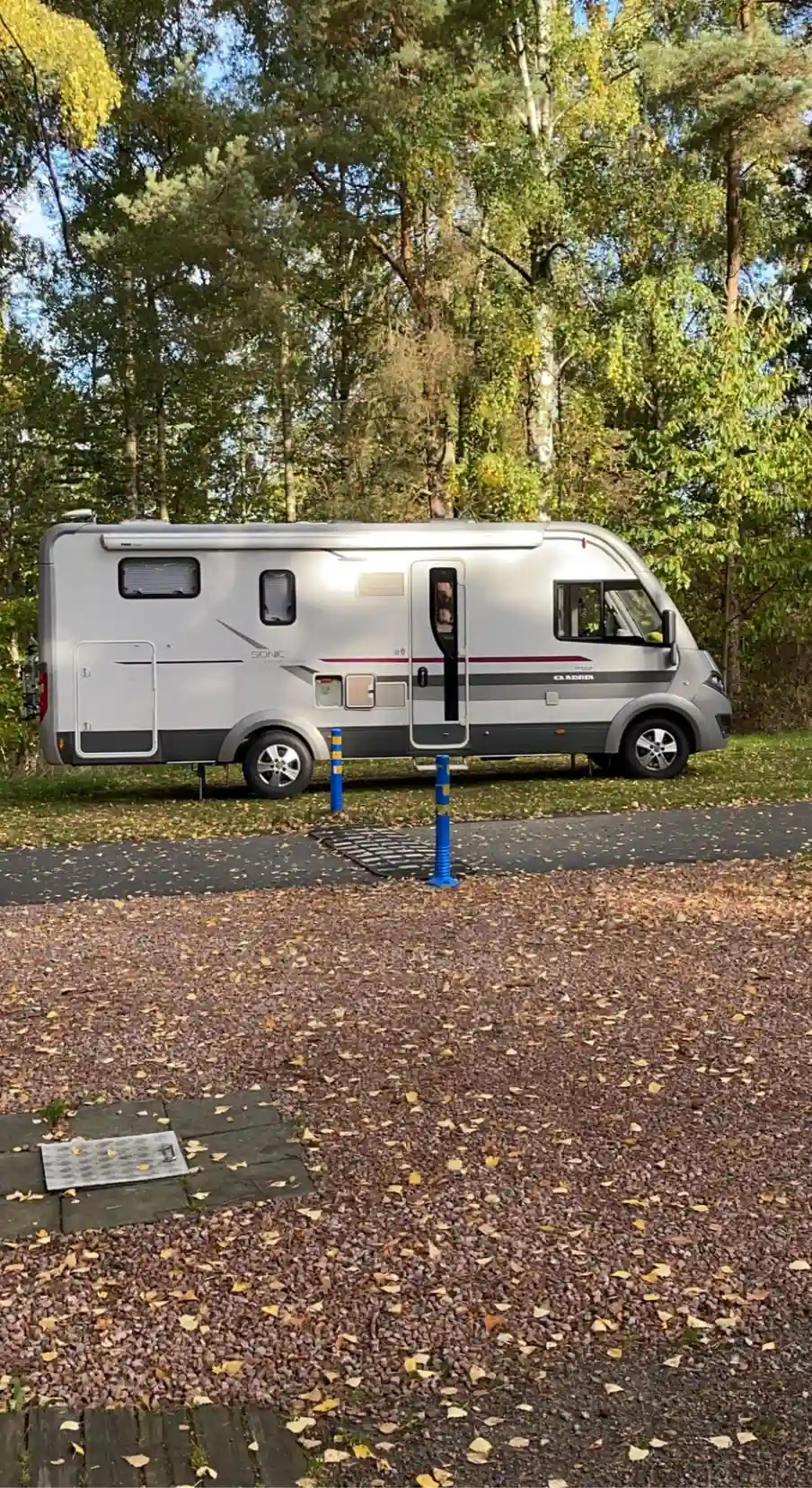 Bo prisvärt på Solbacken Vandrarhem vid Orebackens Camping i Sjöbo. 20 bäddar, kök, nära natur, pool & aktiviteter. Perfekt bas för att utforska Skåne!
