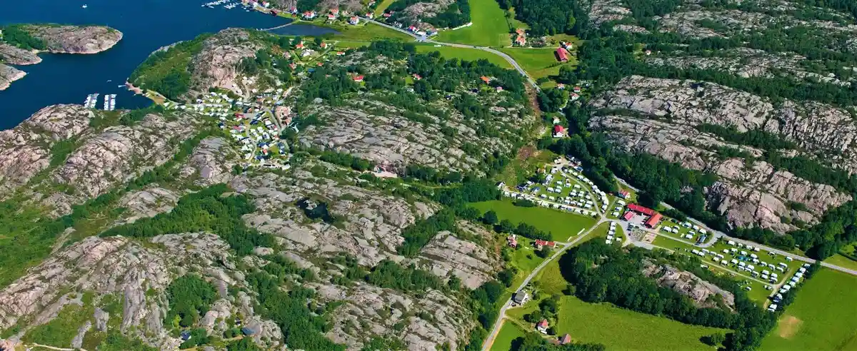 Bo prisvärt på Örnefjordens Vandrarhem i Kungshamn! Nära hav, bad, vandring & Smögen. Perfekt bas för ditt Bohuslän-äventyr. Familjevänligt. Boka nu!
