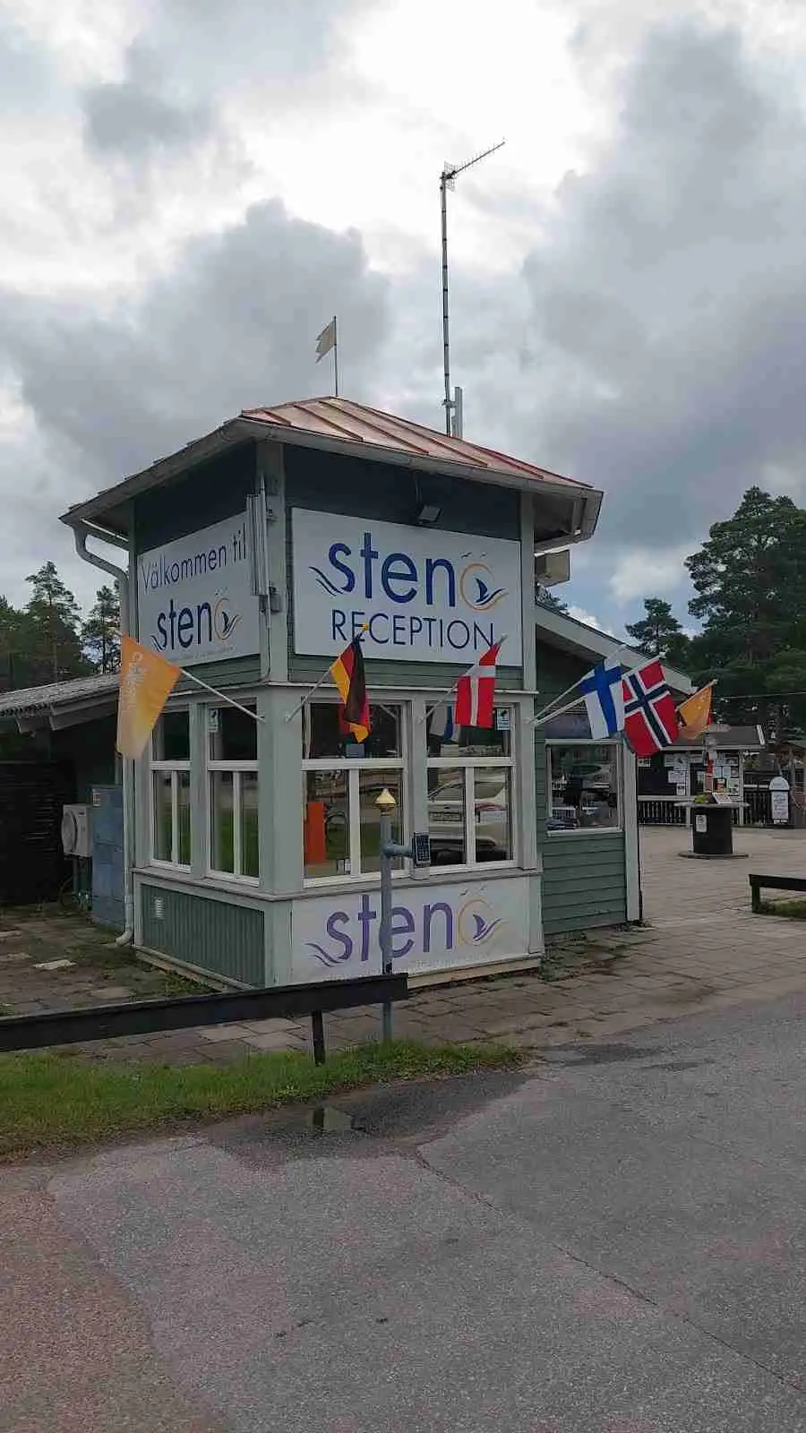 Bo prisvärt på vandrarhem vid Stenö Havsbad & Camping! Njut av havsbad, strand, skärgård & aktiviteter i Söderhamn. Öppet året runt. Boka nu!