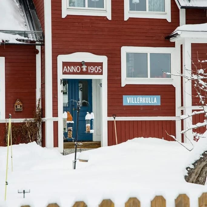 Vandrarhem i Hälsingland med lantlig miljö och närhet till natur och hälsingegårdar