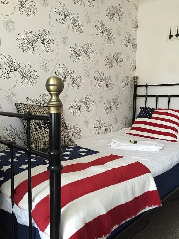 Hotell och vandrarhem i Huskvarna vid Vättern med närhet till industrihistoria och Jönköping