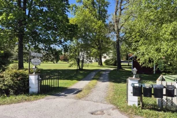 Vandrarhem vid Kinnekulle i Skaraborg med närhet till platåberget och Vänerns stränder