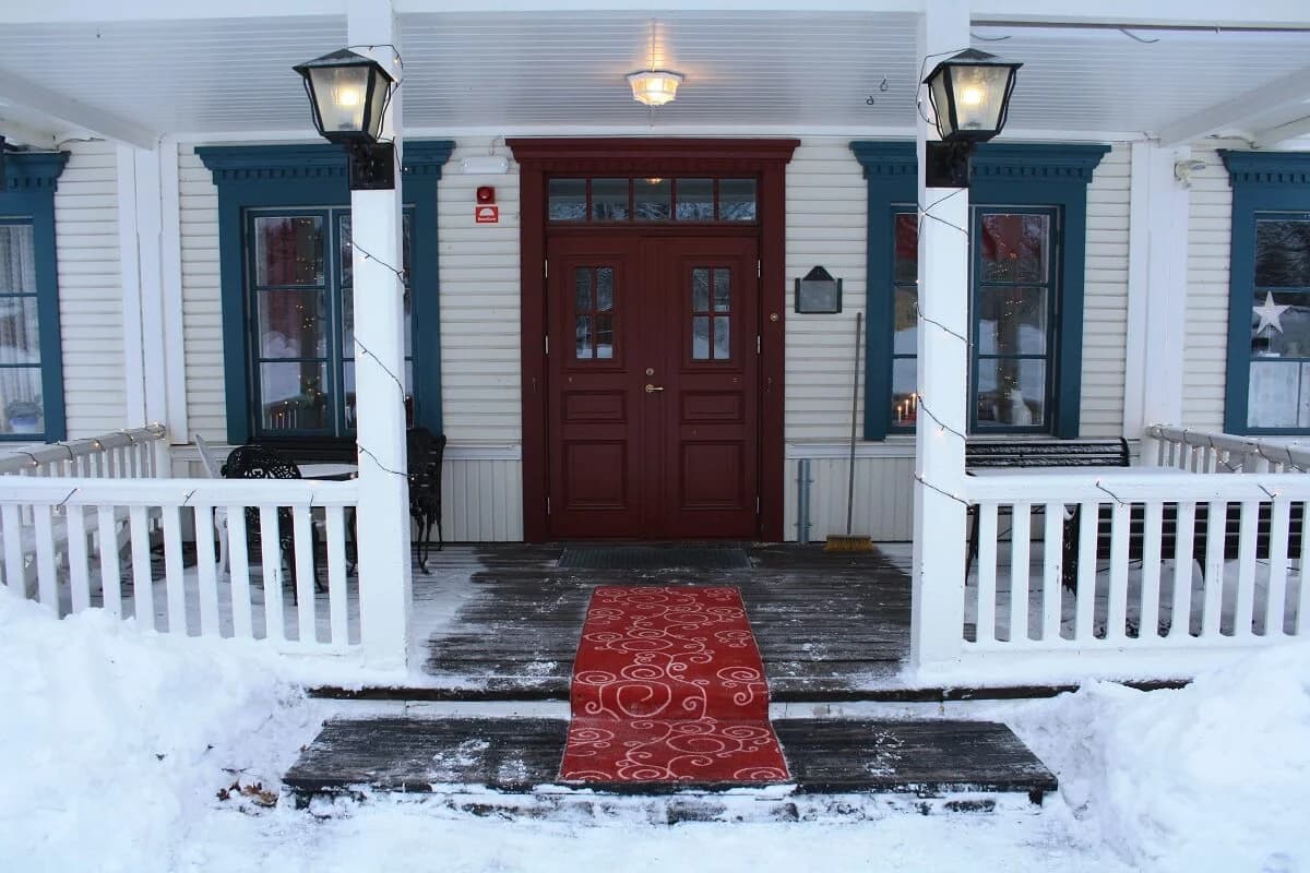 STF Jädraås Herrgård kombinerar historisk charm med modern komfort för alla gäster