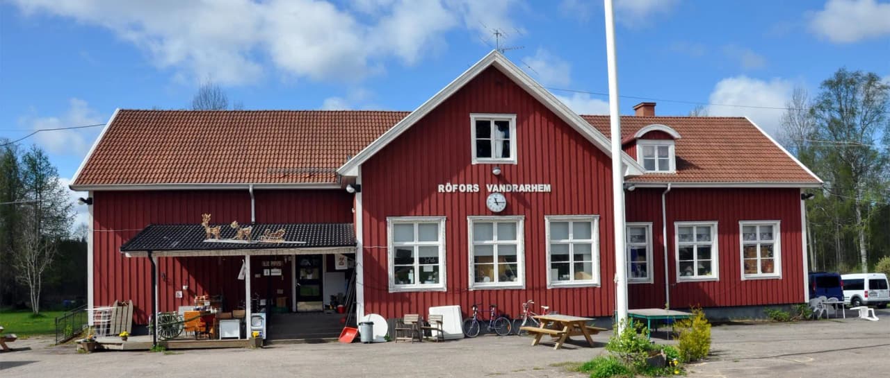 Vandrarhem i Röfors gamla skola nära Tivedens nationalpark och Laxsjöarna med fyrtio bäddar