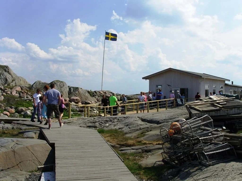 Vandrarhem på Fotö i Göteborgs norra skärgård med kust och havsvy