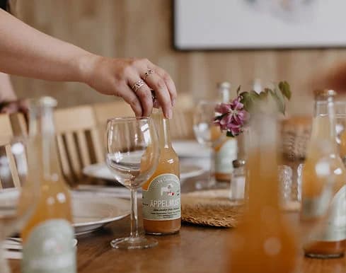 Vandrarhem med eventfaciliteter och rustik festlokal vid sjön Lilla Aspan